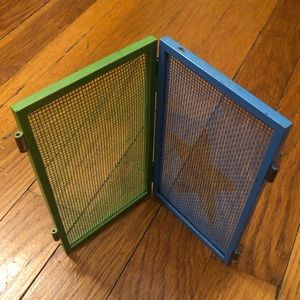 Claire's 90s Metal Earring Holder